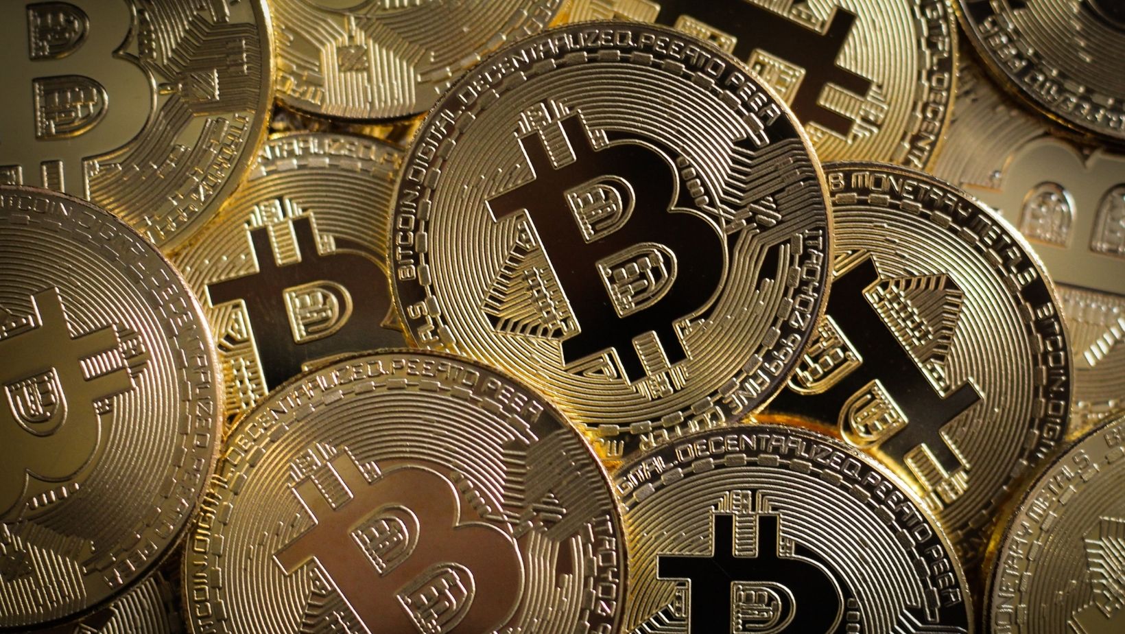 Bitcoin casinos the rise of blockchain based casinos and their financial implications including anonymity volatility and regulatory concerns